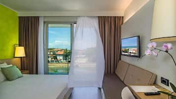 Triple Room | 1 bedroom, minibar, desk, laptop workspace