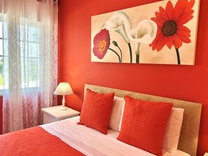 4 bedrooms, iron/ironing board, free WiFi, bed sheets