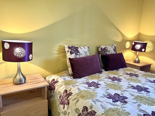 4 bedrooms, iron/ironing board, free WiFi, bed sheets