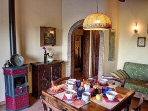 Dining - The Olive  4+2 (Montescudaio)