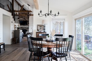 House, Multiple Beds, Fireplace, Garden View | Dining - Winding River Panoramic Lookout (Marble Falls)