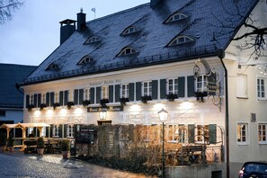 Façade de l’hébergement - soirée/nuit