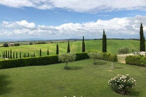 Property grounds - Elegante villa con piscina e vista mare vicino a Roma/Toscana (Tarquinia (VT))