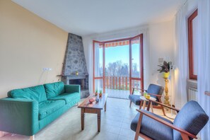 Familienapartment, 2 Schlafzimmer, Bergseite (La Perla Bianca Lake View) | Ausblick vom Zimmer