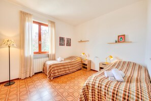 Family Apartment, Multiple Bedrooms, Mountainside (La Perla Bianca Lake View) | 2 bedrooms, free WiFi, bed sheets - La Perla Bianca Lake View (Massino Visconti)