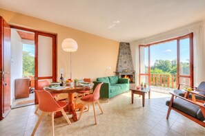 Familienapartment, Mehrere Schlafzimmer, Bergseite (La Perla Bianca Lake View) | Innenbereich