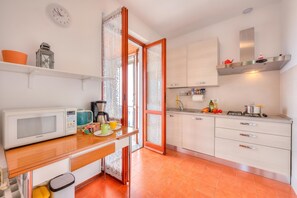 Private kitchen - La Perla Bianca Lake View (Massino Visconti)
