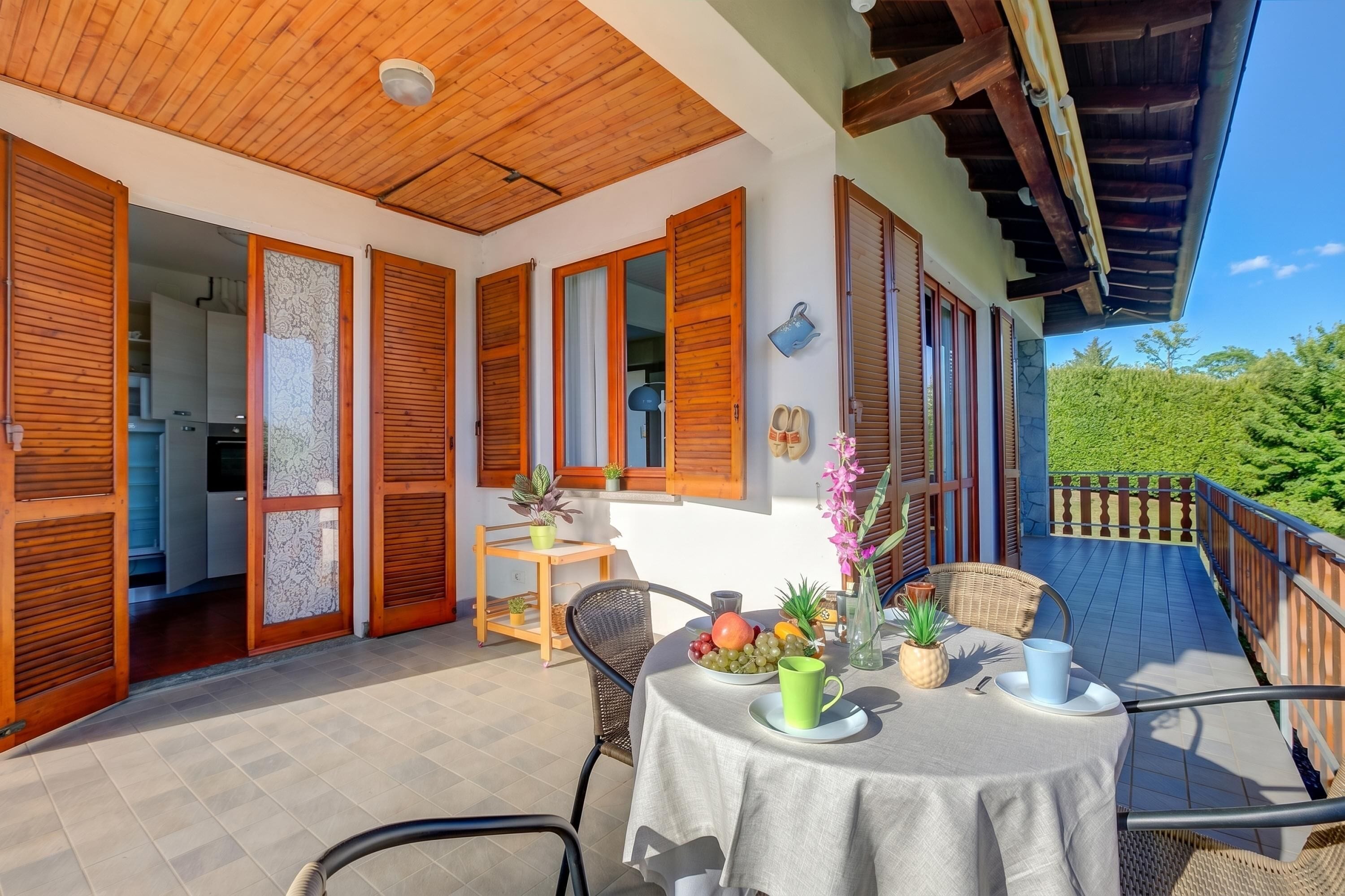 Family Apartment, Multiple Bedrooms, Mountainside (La Perla Bianca Lake View) | Outdoor dining