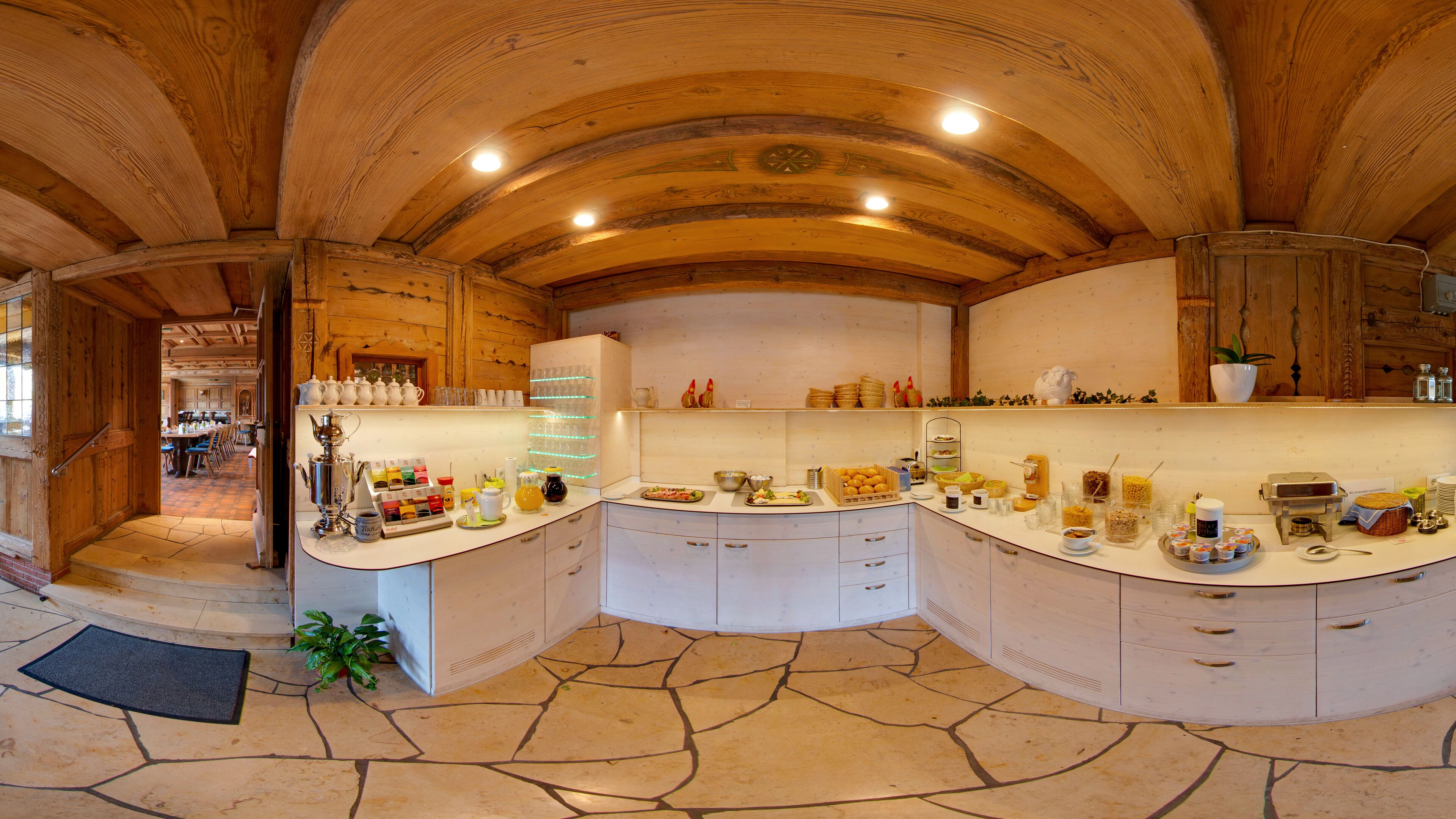 Daily buffet breakfast (EUR 15.50 per person)