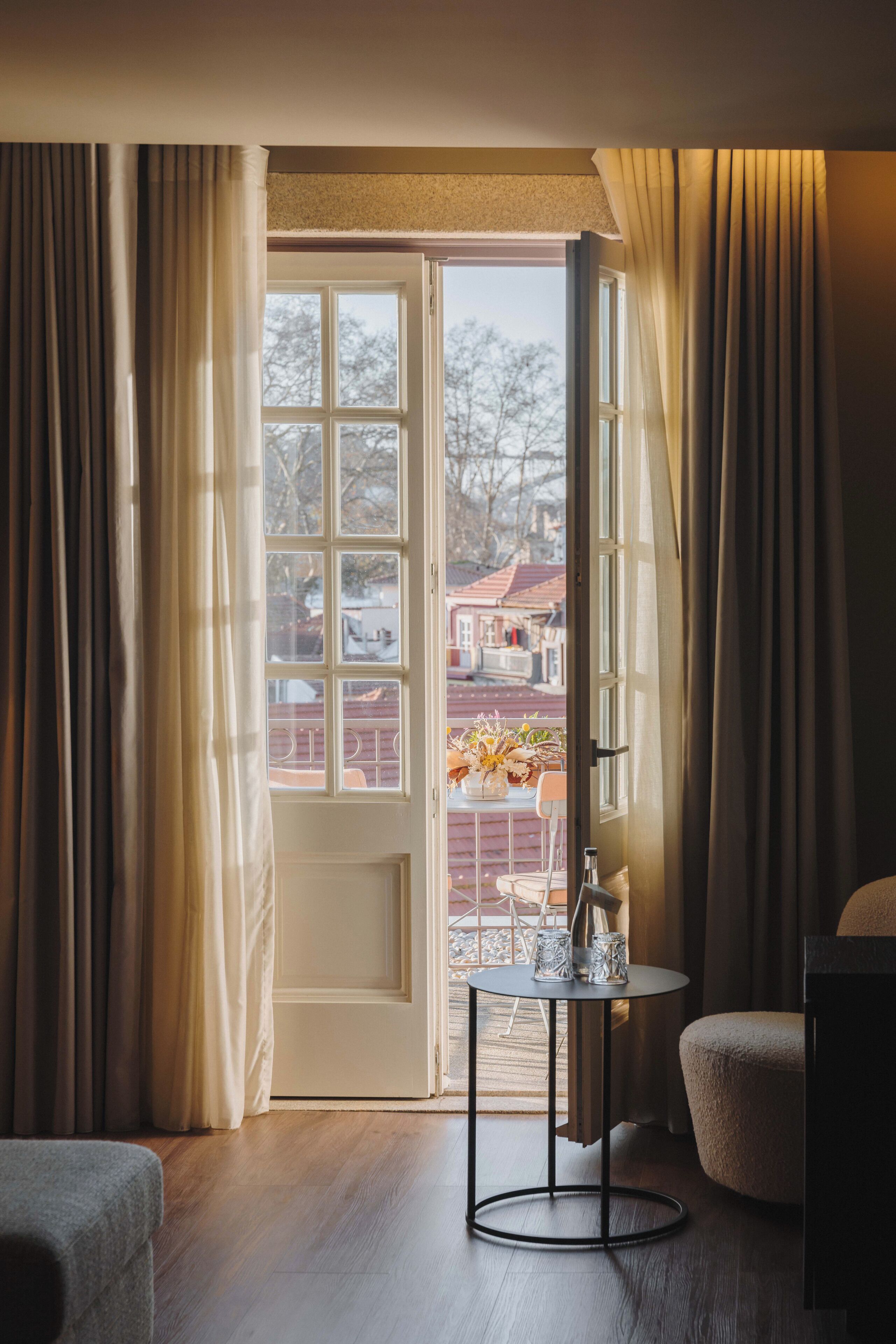 Superior Room with Balcony | Minibar, in-room safe, desk, blackout drapes