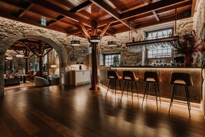 2 bars/lounges - Timbre Virtudes (Porto)
