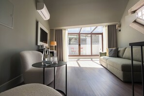 Duplex Room | Living area