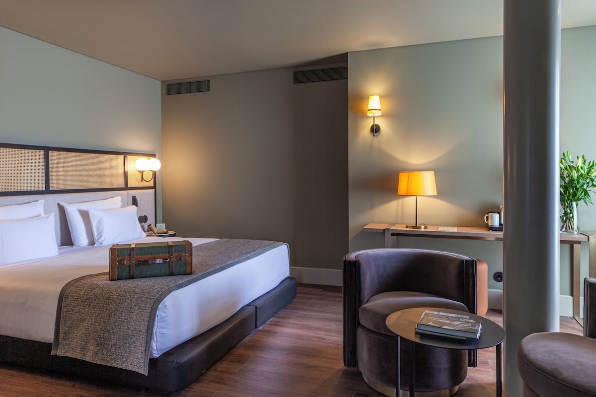 Alfandega Grand Suite | 1 chambre, minibar, coffres-forts dans les chambres, bureau