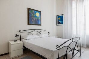 1 chambre, fer et planche à repasser, Wi-Fi gratuit, draps fournis