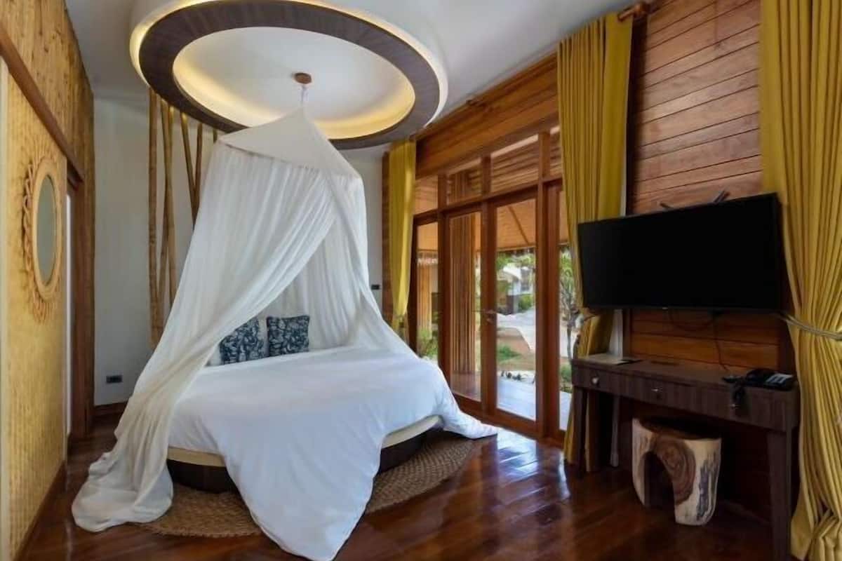 1 bedroom, desk, iron/ironing board (on request), free WiFi