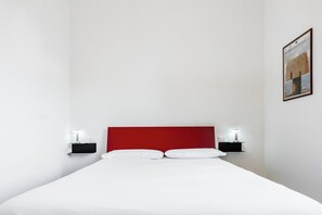Classic Double Room | Desk, soundproofing, free WiFi, bed sheets - AL DIO BES (Cagliari)