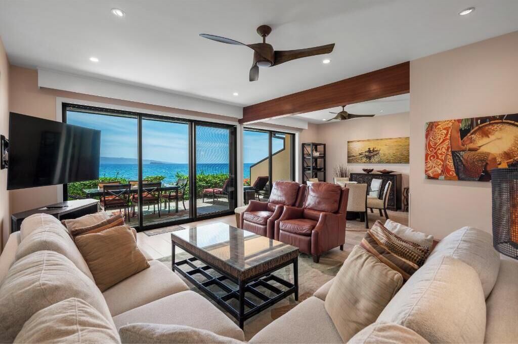 Smart TV, DVD player, books, offices