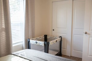 2 bedrooms, WiFi, bed sheets