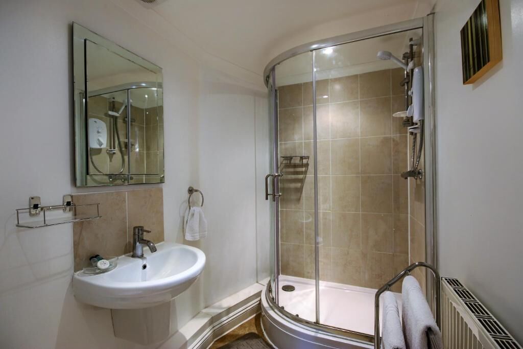 Hair dryer, towels