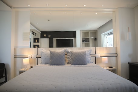 Deluxe Double Room | In-room safe, desk, laptop workspace, blackout drapes