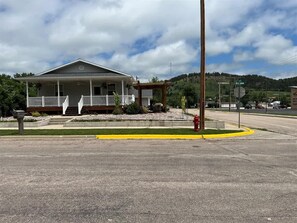 Exterior - Aces & Eights - Downtown Sturgis with garage! (Sturgis)