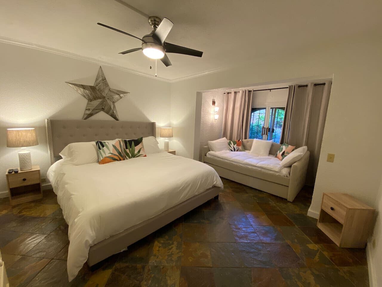 3 chambres, fer et planche à repasser, lit parapluie, Wi-Fi gratuit
