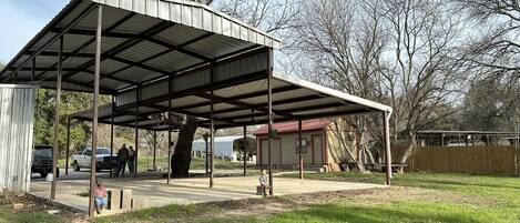 Parkering på området