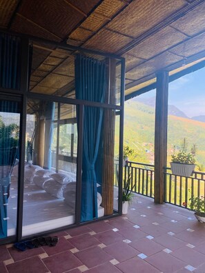 Panoramic Shared Dormitory, Valley View | Egyptian cotton sheets, premium bedding, memory-foam beds - ARISTA HOMESTAY SAPA (Sa Pa)