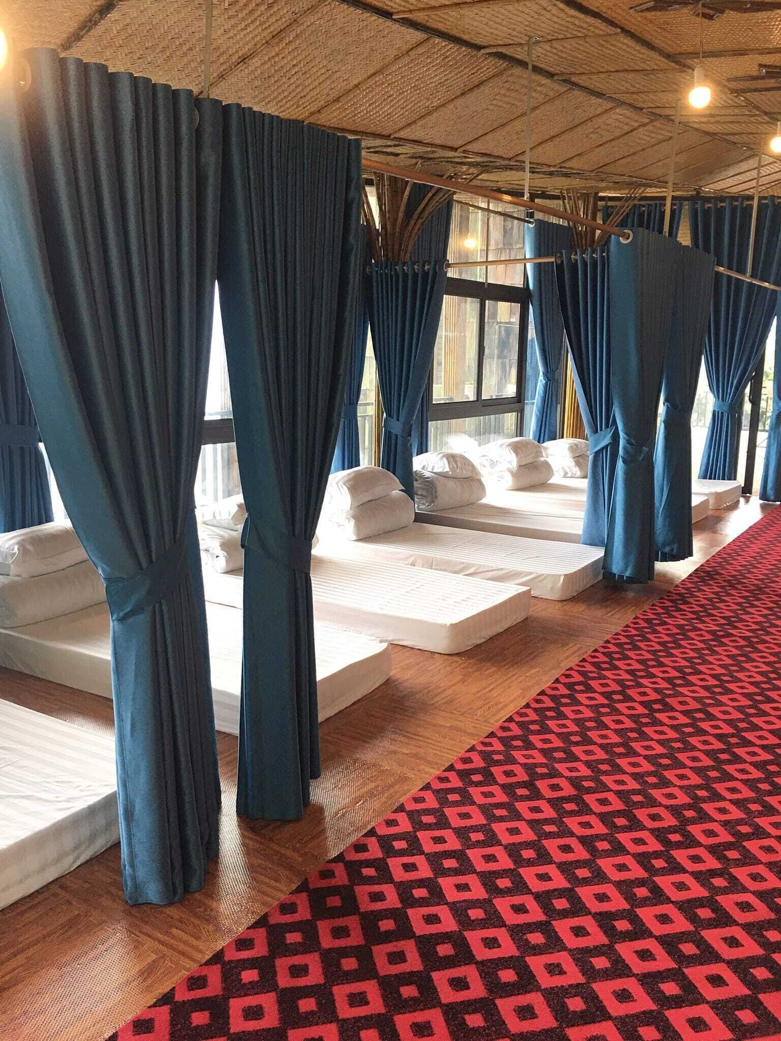 Egyptian cotton sheets, premium bedding, memory-foam beds