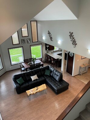 Fireplace - Pelican Lake Fish & Golf Get-Away, Beautiful Pleasant Valley Home (Strathcona Park)