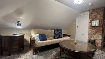 Smart TV, libros y impresora