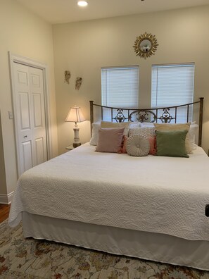 2 Schlafzimmer, Schreibtisch, Bügeleisen/Bügelbrett, kostenloses WLAN