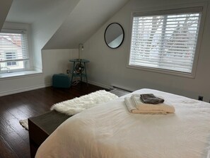 2 habitaciones, escritorio, tabla de planchar con plancha y wifi 