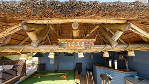 Bar (en la propiedad)