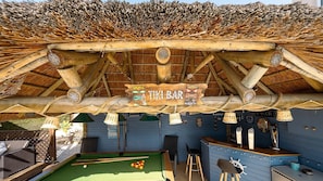 Bar (en la propiedad)