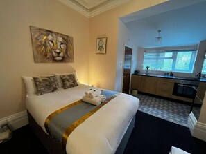 1 bedroom, WiFi, bed sheets