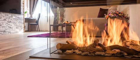 Smart TV de 55 pulgadas con canales vía satélite, televisión y Netflix