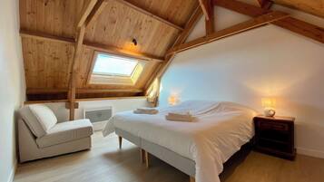 4 slaapkamers, een bureau, een strijkplank/strijkijzer, gratis wifi