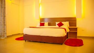 Blackout curtains, free WiFi