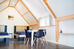 Room - Wild Pines Cabins (Eldon)