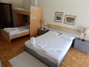 Apartment, Mehrere Betten