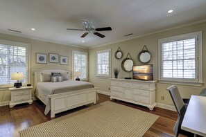 5 habitaciones, tabla de planchar con plancha y wifi gratis