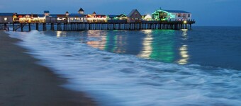 Cute House -2 Blocks from Beach