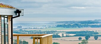 Frazer - a with access ramp that sleeps 6 guests in 3 bedrooms