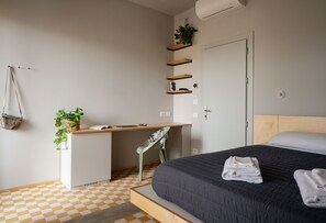 Standard Double or Twin Room | Desk, laptop workspace, blackout drapes, free WiFi - 'Re-Dama Hostel (Florence)