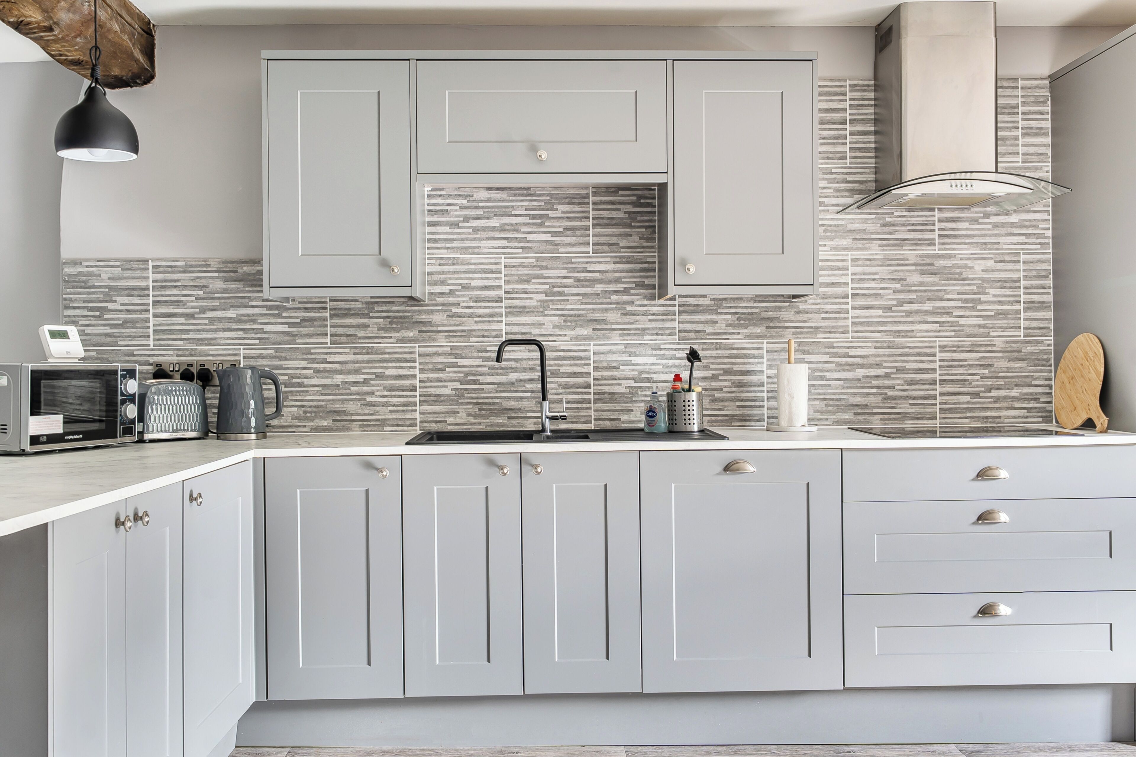 ثلاجة، ميكروويف، فرن، موقد طهي مسطح