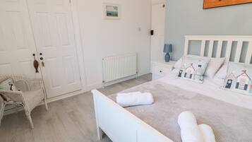 2 bedrooms, individually decorated, individually furnished, free WiFi