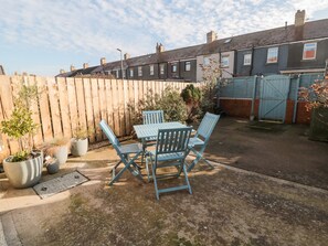 Property grounds - 4 Percy Street (Morpeth)