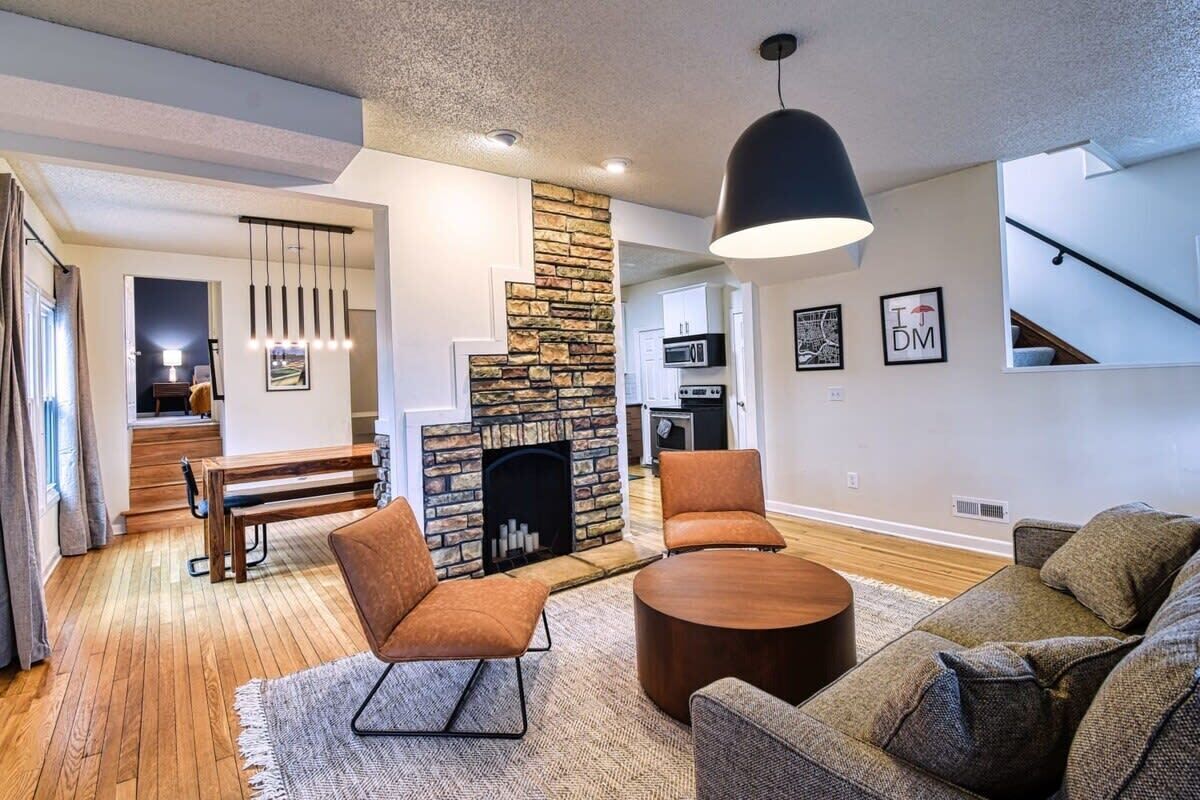 TV, fireplace, offices