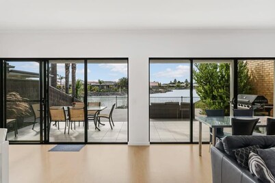 Lakehouse28 Waterfront Resort Living Encounter Bay